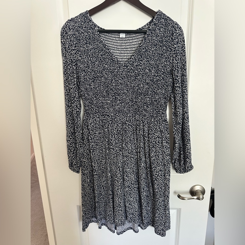 Old Navy, Navy Blue and White Smocked Sundress with Bishop Sleeves Size Small